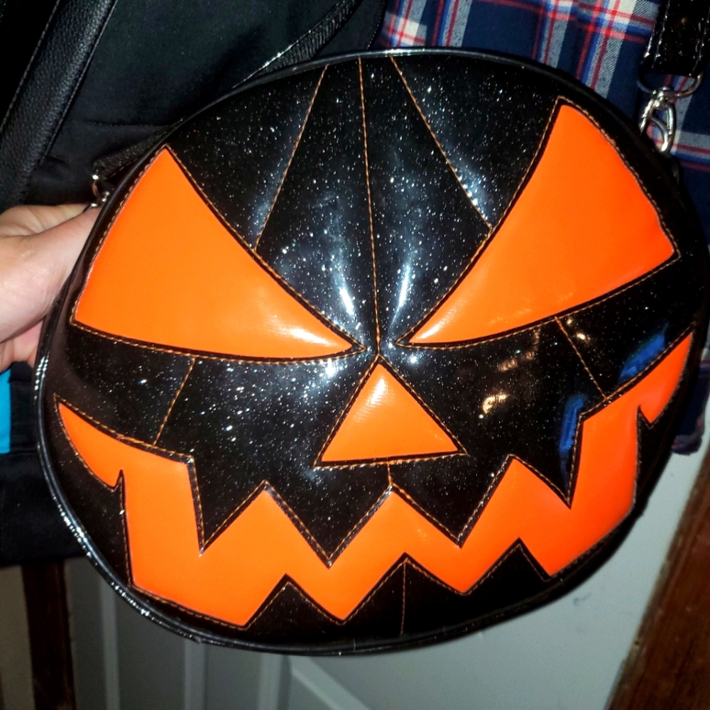 Nara Prado pumpkin purse